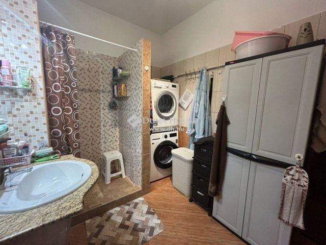 Eladó családi ház, Pilisen 95 M Ft, 6 szobás