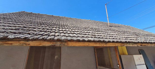Eladó családi ház, Dunaújvárosban 17 M Ft, 2 szobás