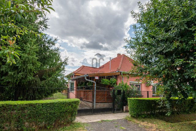 Eladó családi ház, Pusztaszabolcson 58 M Ft, 5 szobás