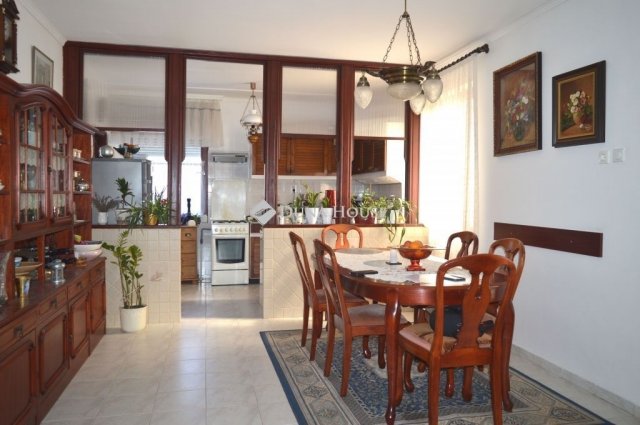 Eladó családi ház, Debrecenben 99 M Ft, 5 szobás