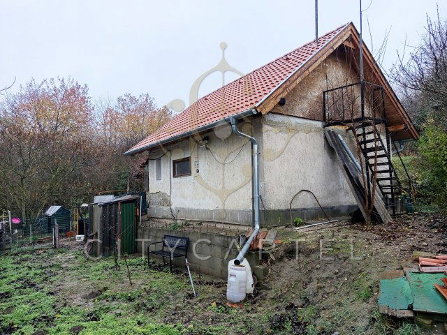 Eladó családi ház, Rácalmáson 16 M Ft, 1 szobás