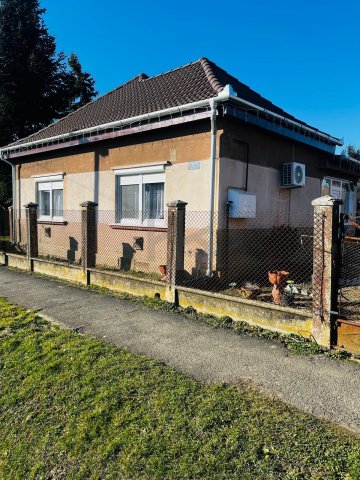 Eladó családi ház, Bolhóban 27 M Ft, 2 szobás