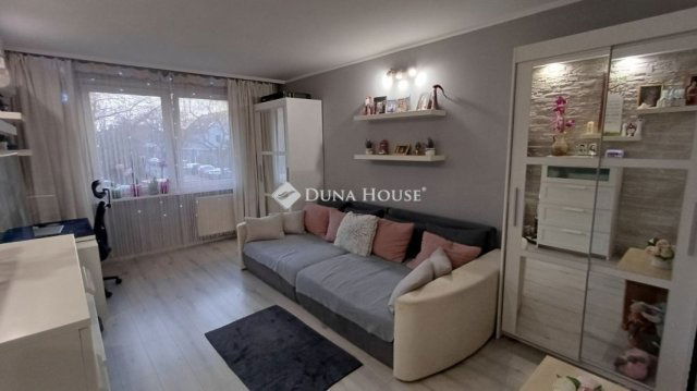 Eladó panellakás, Budapesten, XV. kerületben 61.9 M Ft, 2 szobás