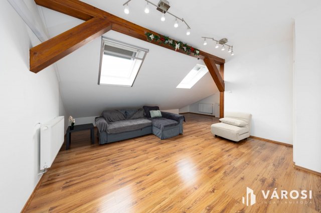 Eladó téglalakás, Szegeden 114.99 M Ft, 4 szobás