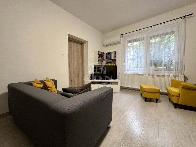 Eladó téglalakás, Budapesten, X. kerületben 65 M Ft, 1+1 szobás