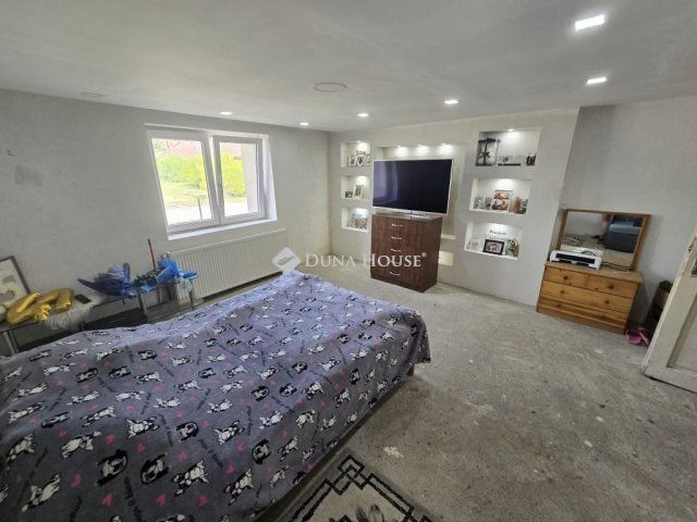 Eladó családi ház, Dégen 16 M Ft, 2 szobás