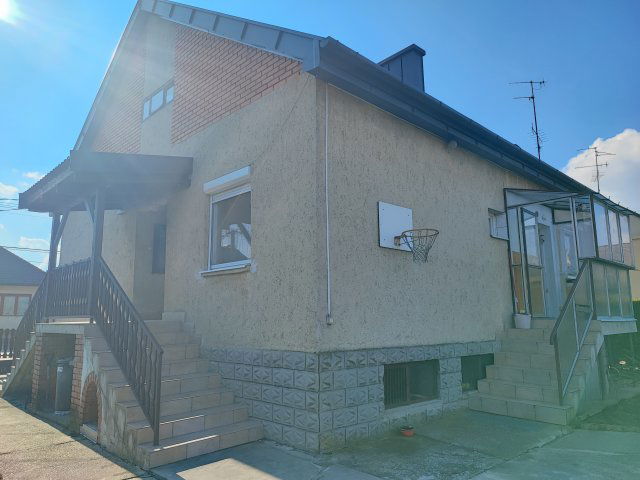 Eladó családi ház, Mosonmagyaróváron 77.6 M Ft, 4 szobás