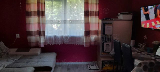 Eladó téglalakás, Kaposváron 21 M Ft, 2 szobás