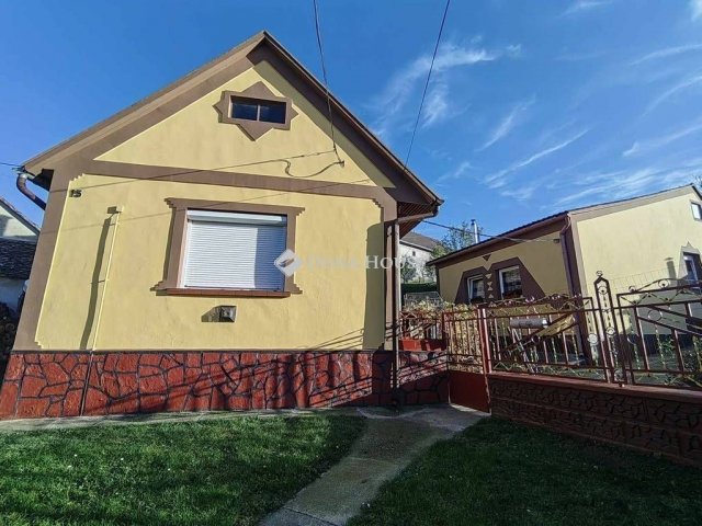 Eladó családi ház, Cikón 29.99 M Ft, 4 szobás