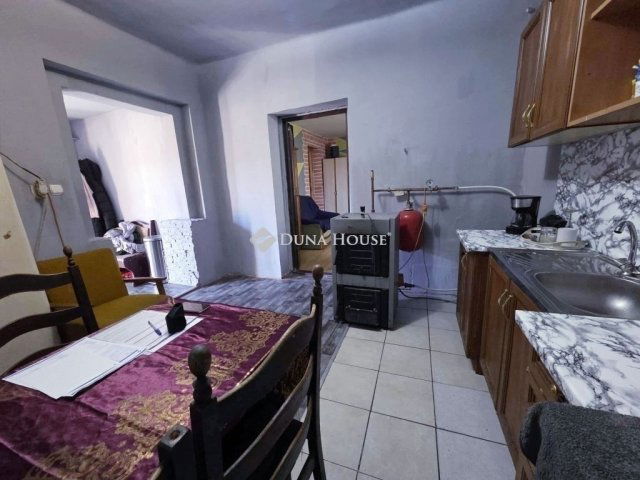 Eladó családi ház, Szegeden 58.9 M Ft, 4+2 szobás
