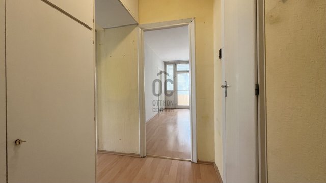 Eladó téglalakás, Szekszárdon 34.9 M Ft, 3 szobás