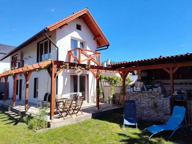 Eladó családi ház, Budapesten, XVI. kerületben 124.9 M Ft