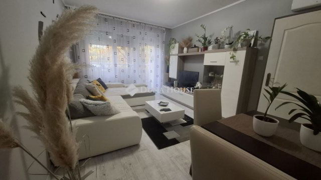 Eladó panellakás, Szombathelyen, Kodály Zoltán utcában 42.9 M Ft