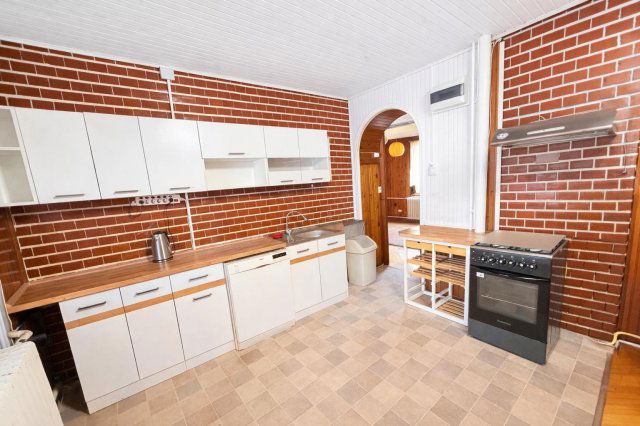 Kiadó téglalakás, albérlet, Tatán 190 E Ft / hó, 3 szobás