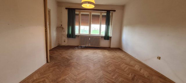 Eladó téglalakás, Dunaújvárosban 17.5 M Ft, 1+1 szobás