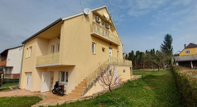 Eladó családi ház, Hévízen 120 M Ft, 6 szobás
