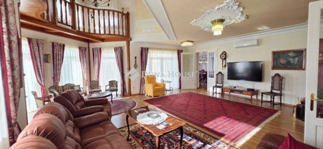 Eladó családi ház, Sitkén 350 M Ft, 4 szobás