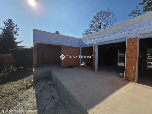 Eladó családi ház, Diósdon 209.9 M Ft, 4 szobás