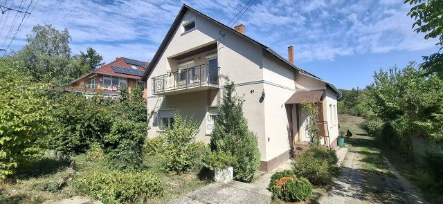 Eladó családi ház, Balatonkenesén 98 M Ft, 5 szobás