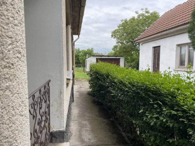 Eladó családi ház, Abonyban 27.9 M Ft, 2 szobás