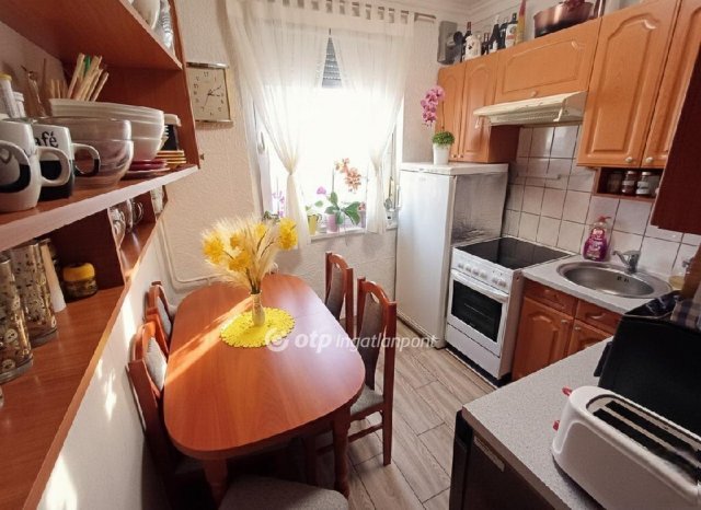 Eladó panellakás, Nyíregyházán 40.9 M Ft, 2 szobás