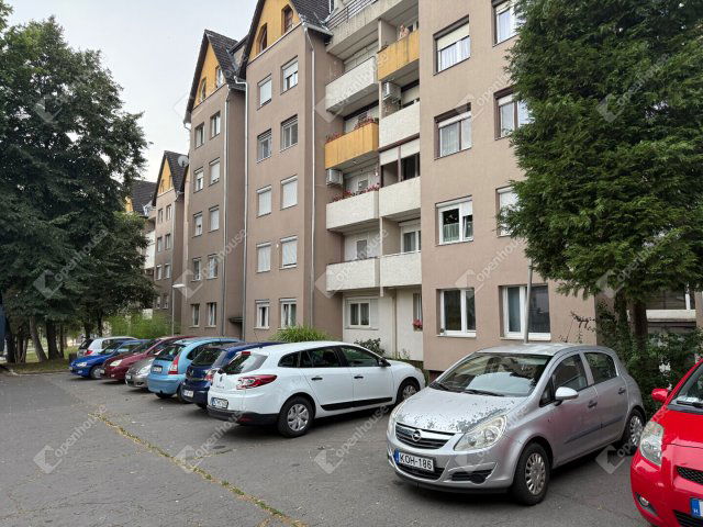 Eladó téglalakás, Zalaegerszegen 38.9 M Ft, 3 szobás
