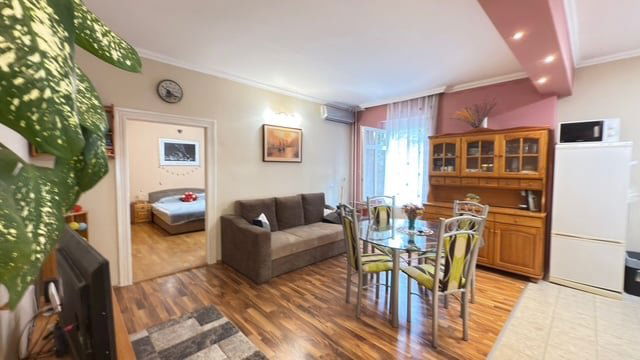 Kiadó téglalakás, albérlet, Pécsett 170 E Ft / hó, 2 szobás