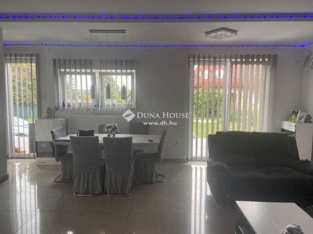 Eladó családi ház, Érden 133.7 M Ft, 4 szobás