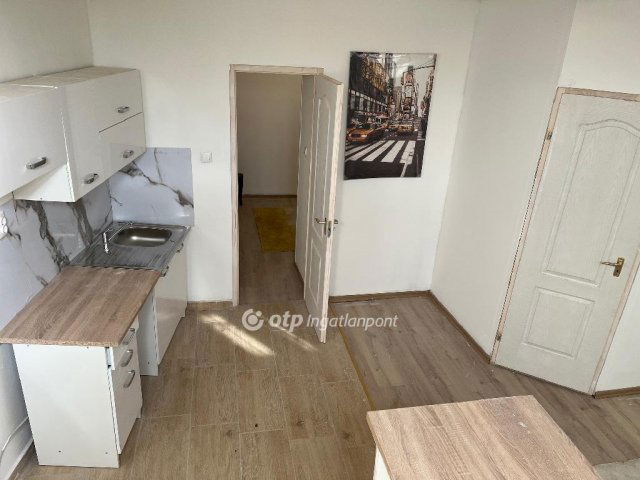 Eladó téglalakás, Budapesten, VIII. kerületben 26.9 M Ft