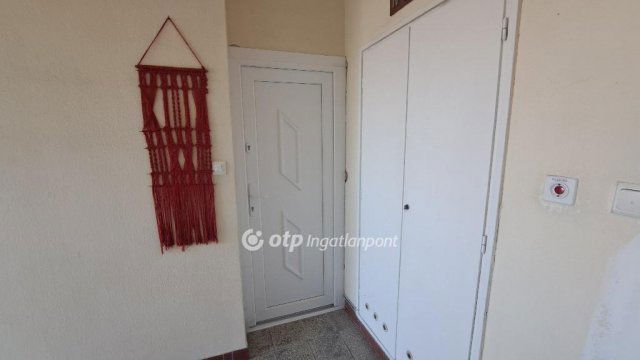 Kiadó téglalakás, albérlet, Orosházán 100 E Ft / hó, 2 szobás