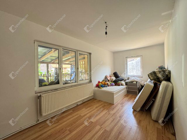 Eladó családi ház, Rönökön 42.9 M Ft, 5 szobás