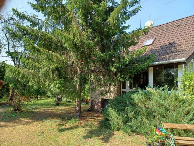 Eladó családi ház, Helvécián 47.8 M Ft, 2 szobás