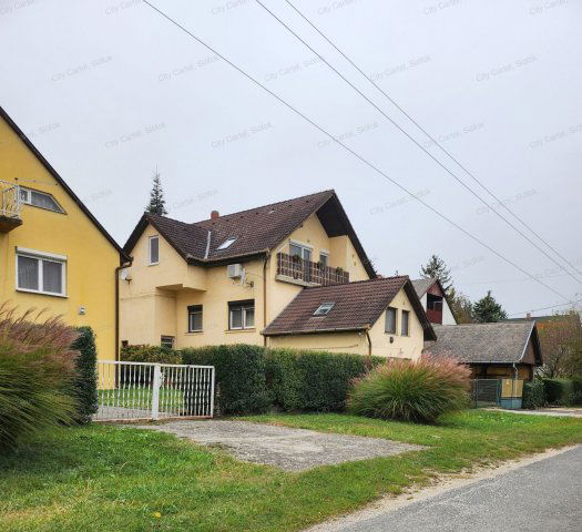 Eladó téglalakás, Fonyódon 35 M Ft, 3 szobás