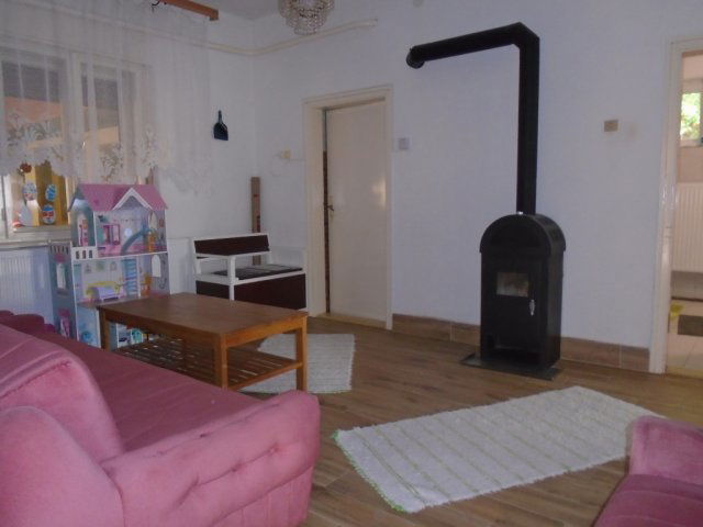 Eladó családi ház, Tiszakécskén 43.5 M Ft, 2 szobás