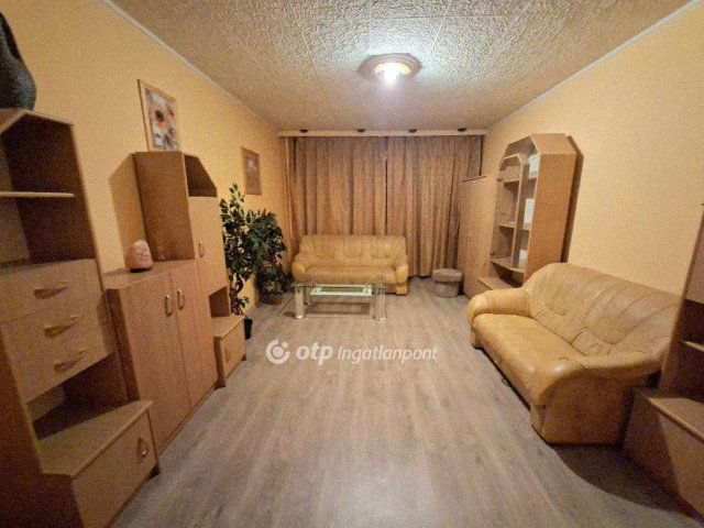 Eladó téglalakás, Budapesten, XV. kerületben 52 M Ft, 1 szobás