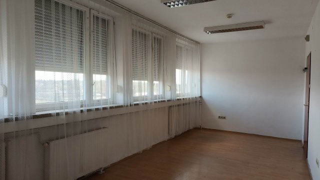 Kiadó iroda, Budapesten, XVIII. kerületben, Gyömrői úton