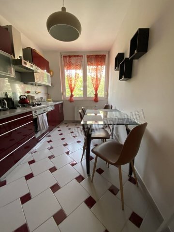 Eladó téglalakás, Komáromban 54.9 M Ft, 2 szobás