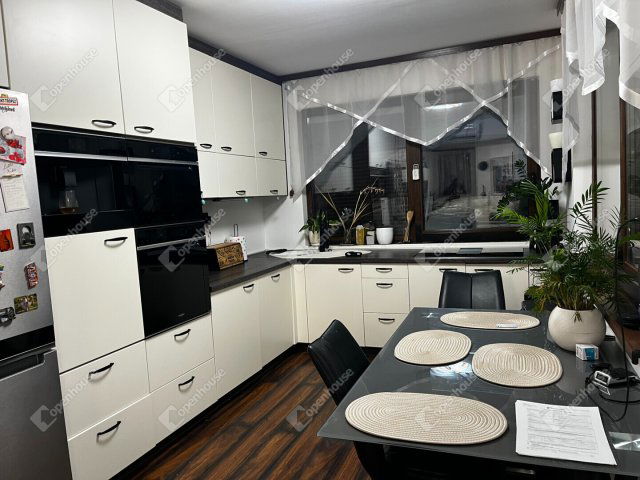 Eladó sorház, Debrecenben 125 M Ft, 3 szobás