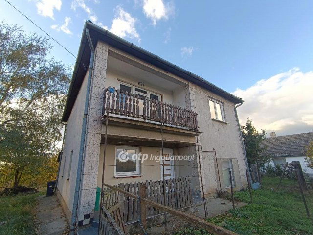 Eladó családi ház, Tuzséren 16 M Ft, 3+1 szobás