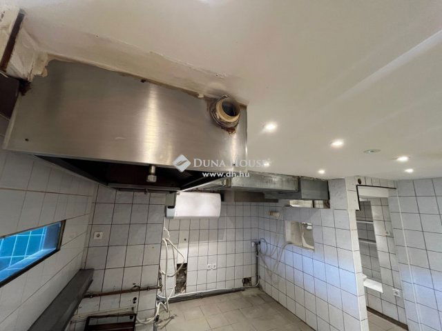 Eladó üzlethelyiség, Budapesten, V. kerületben 399 M Ft