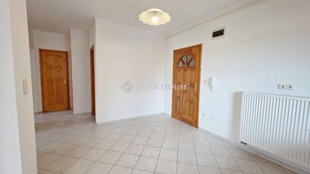 Kiadó téglalakás, albérlet, Sárváron 180 E Ft / hó, 3 szobás