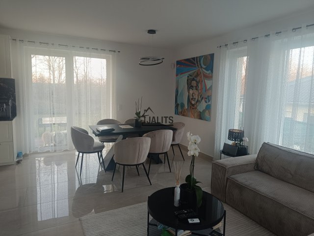 Eladó ikerház, Dunavarsányban 129.9 M Ft, 4 szobás