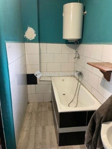 Eladó családi ház, Borzaváron 20 M Ft, 1 szobás