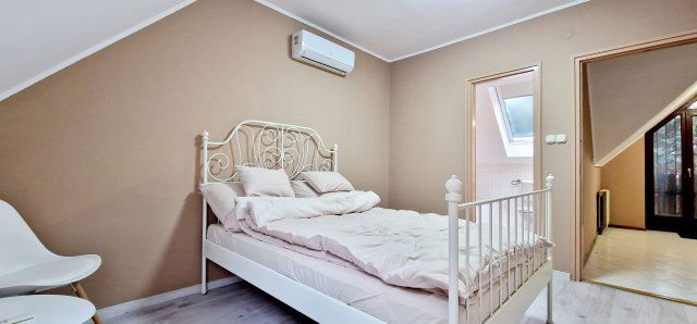Eladó családi ház, Budaörsön 219.9 M Ft, 4+1 szobás
