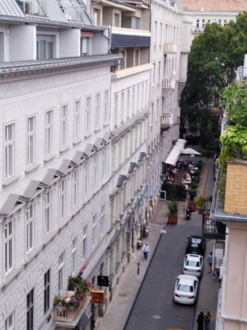 Eladó téglalakás, Budapesten, VI. kerületben 123 M Ft, 2 szobás