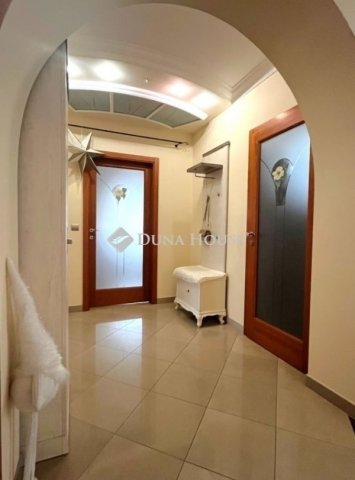 Eladó családi ház, Jakabszálláson 105 M Ft, 6 szobás