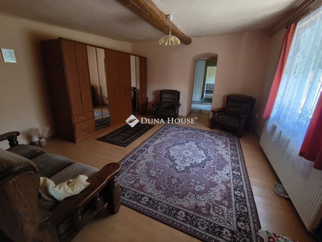 Eladó családi ház, Olaszon 34.99 M Ft, 7 szobás