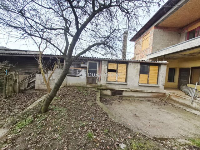 Eladó családi ház, Nógrádon 57.8 M Ft, 7 szobás