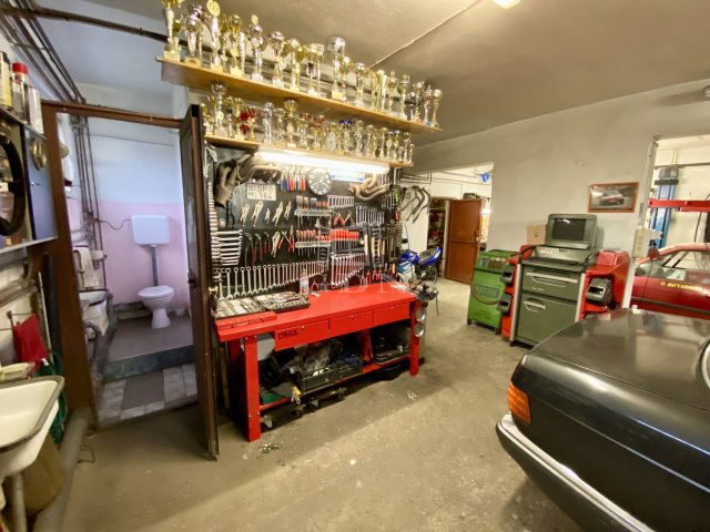 Eladó ipari ingatlan, Szadán 149 M Ft, 3+1 szobás