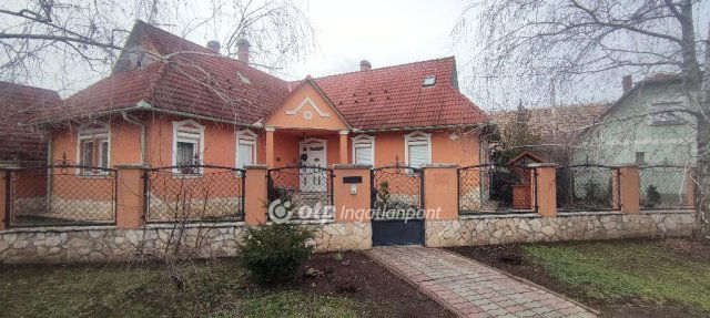 Eladó családi ház, Szolnokon 184.99 M Ft, 5 szobás